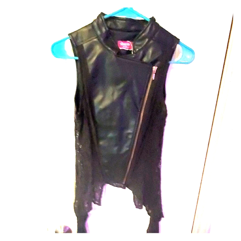 Lace zipper vest